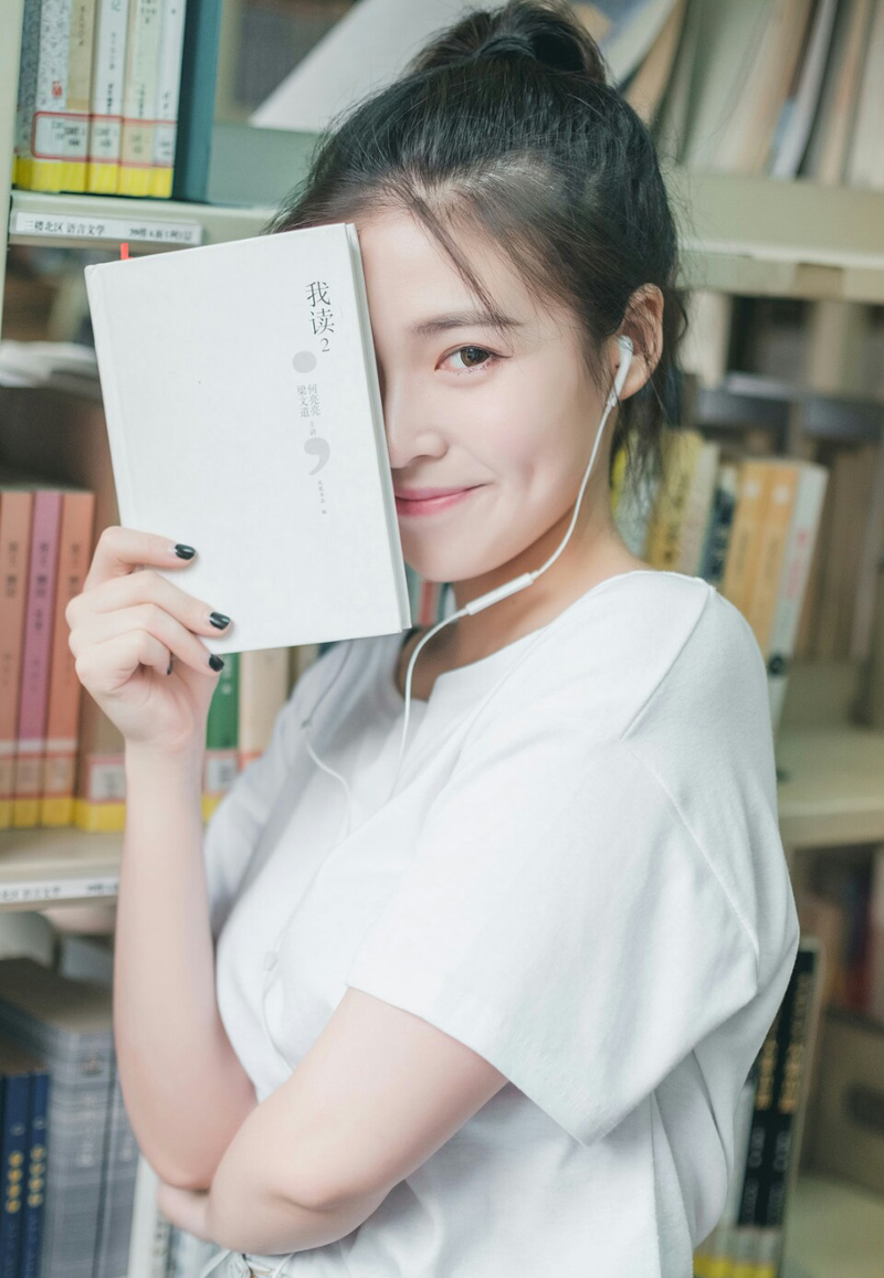 “这……”邓贤愕然，看了看魏延身后的军队，犹豫道：“末将等自是无妨，只是这些将士，不需要休息吗？”